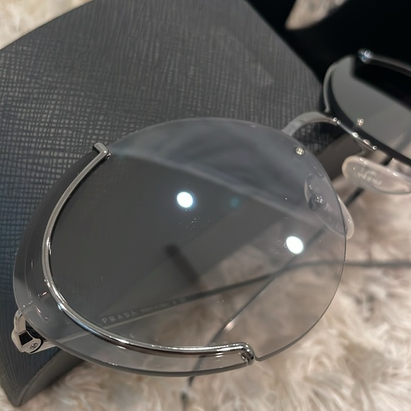 Prada Frameless Sunglasses - Picture 4 of 6